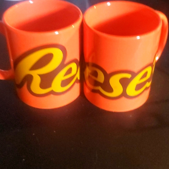 Reece's his and her mugs - Picture 2 of 2